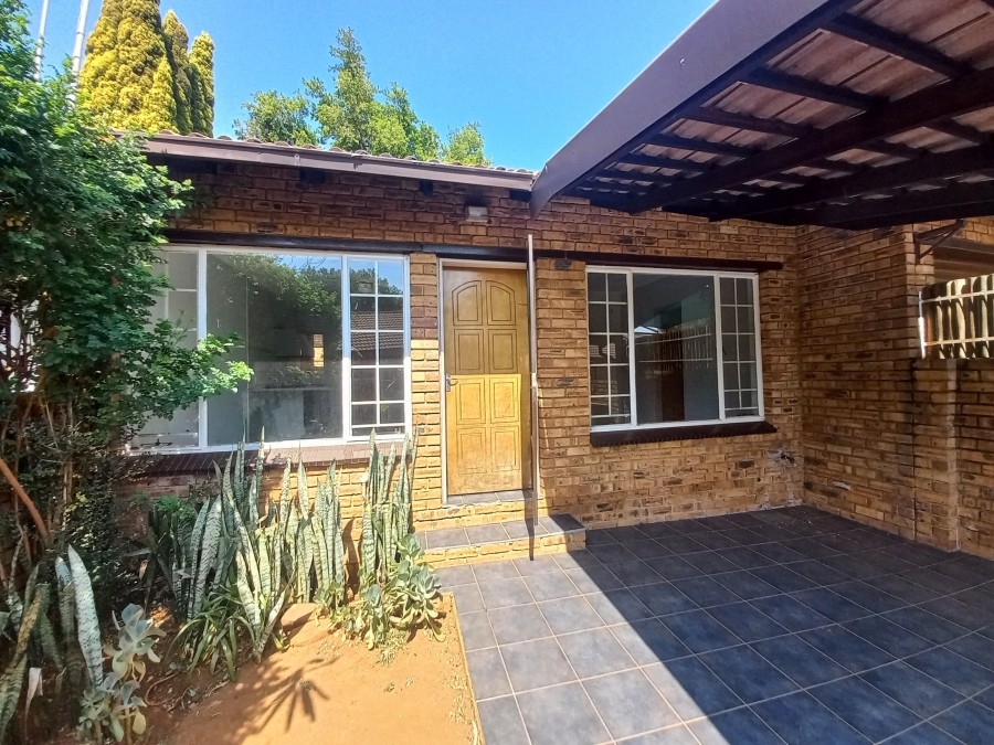 2 Bedroom Property for Sale in Safari Gardens North West
